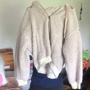 American Eagle fuzzy teddy bear zip up sweatshirt